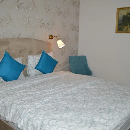 Cozy For Overnight Hristo Smirnenski *