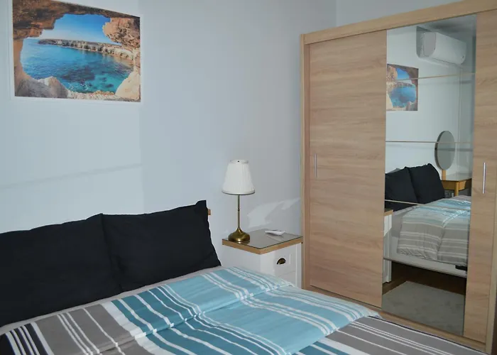 Cozy For Overnight Hristo Smirnenski *