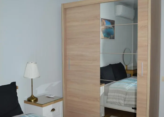 Cozy For Overnight Hristo Smirnenski 公寓 *